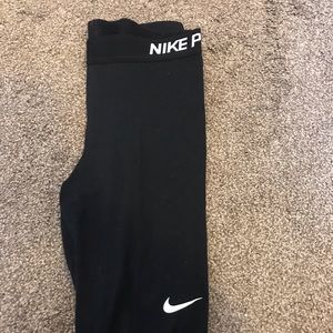 NIKE LEGGINGS BUNDLE , 2 pairs
